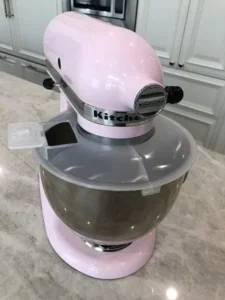 Dr. Organizer 3 in 1 Mixing Bowl Cover to reduce the mess while baking.